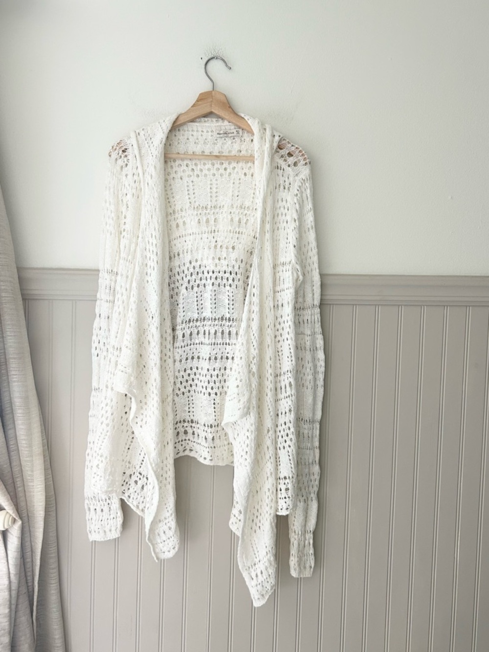 Abercrombie & Fitch Medium/Large White Open-Knit Hooded Cardigan